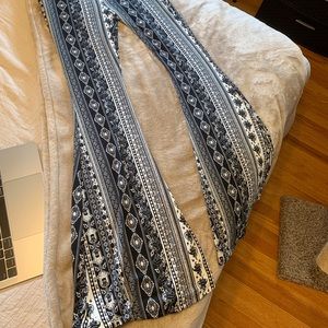 West Coast Love Boho Flare Leggings Sz M